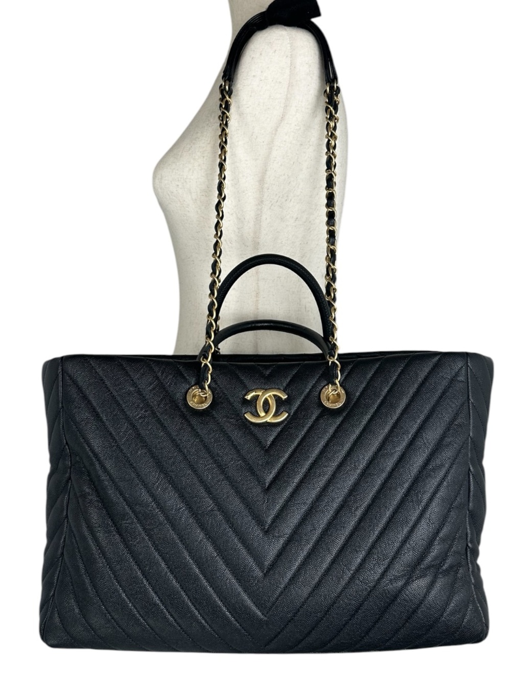 CHANEL CAVIAR LEATHER CC TOTE - Picture 11 of 11